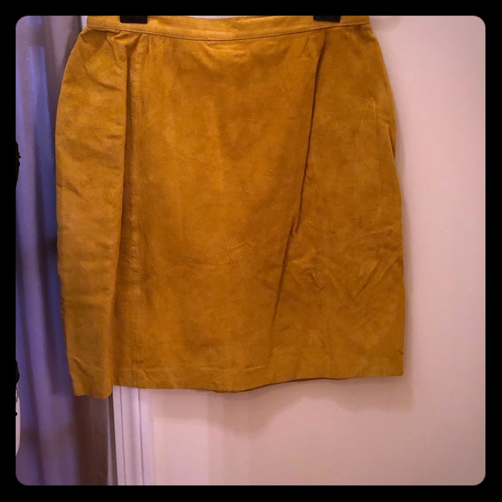 Host Pick 🛍VTG 90s Mustard Yellow Suede Skirt.
